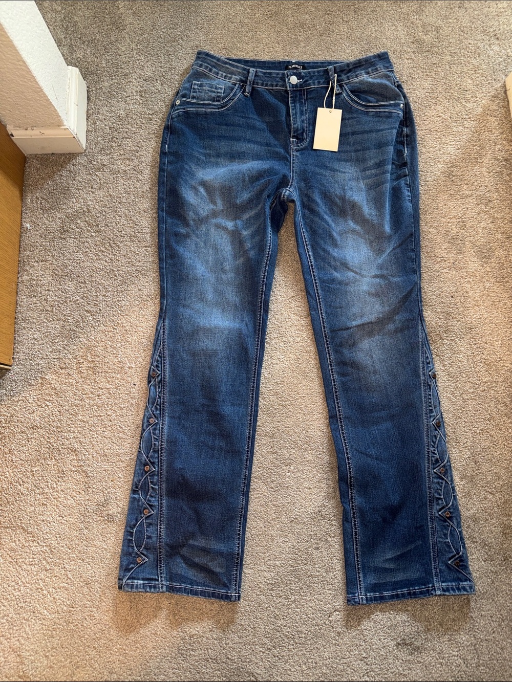 Embroidered Side-Trim bootcut Leg Jeans - Dark Blue